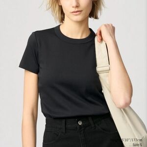 Uniqlo Women's Black Short Sleeve Tee